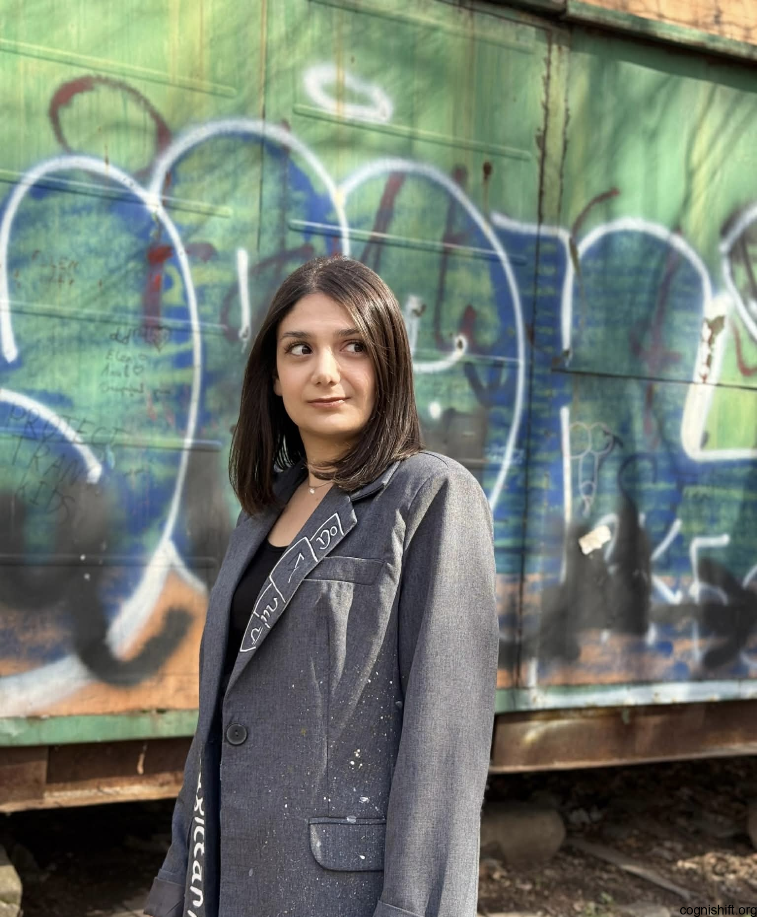 Alisa Tonoyan’s Art: When Clothing Becomes a Canvas